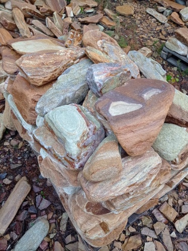 Златолит жёлтый, жёлто-зелёный глыбки и валуны для ланшафтного дизайна купить в Чебоксарах