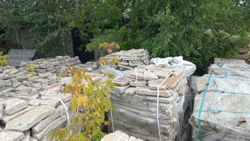 Плитняк галтованный гранитный для ландшафтного дизайна купить в Чебоксарах