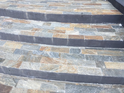 Плитка из Златолита Уральского для лестницы купить в Чебоксарах