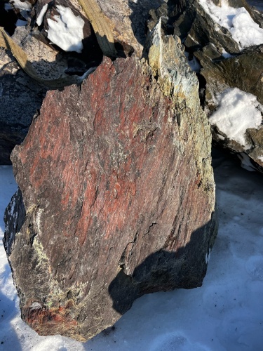 Ландшафтные глыбы красно-фиолетовые 200-1000 килограмм купить в Чебоксарах