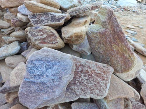 Златолит жёлтый, жёлто-зелёный глыбки и валуны для ланшафтного дизайна купить в Чебоксарах