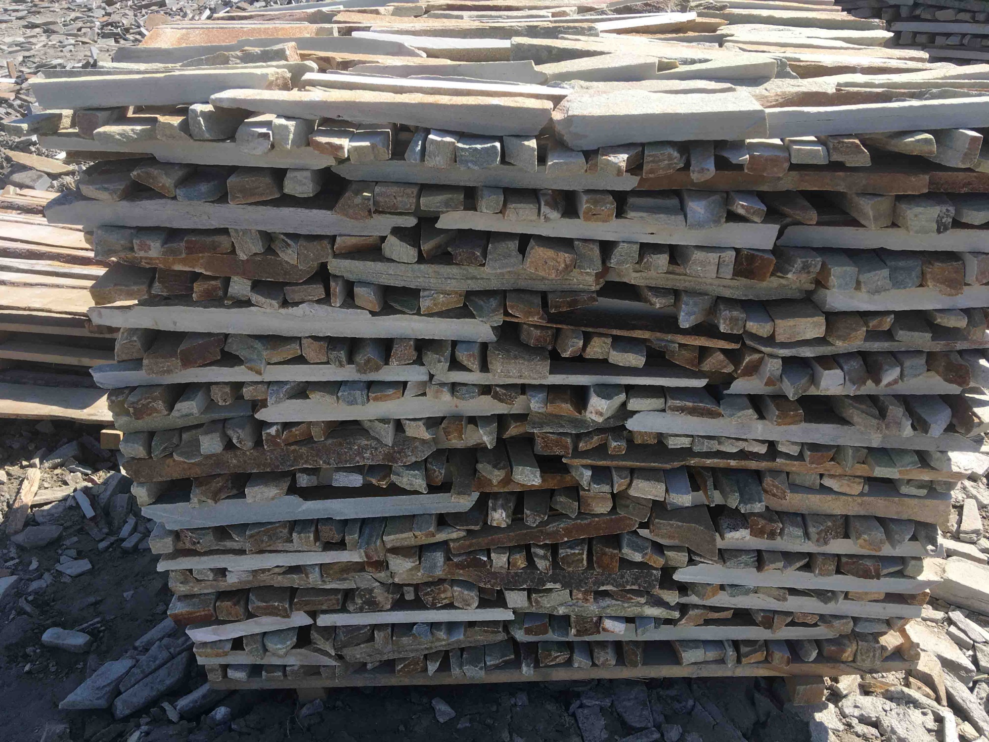 Горбушка златолит золотистый для облицовки купить в Чебоксарах