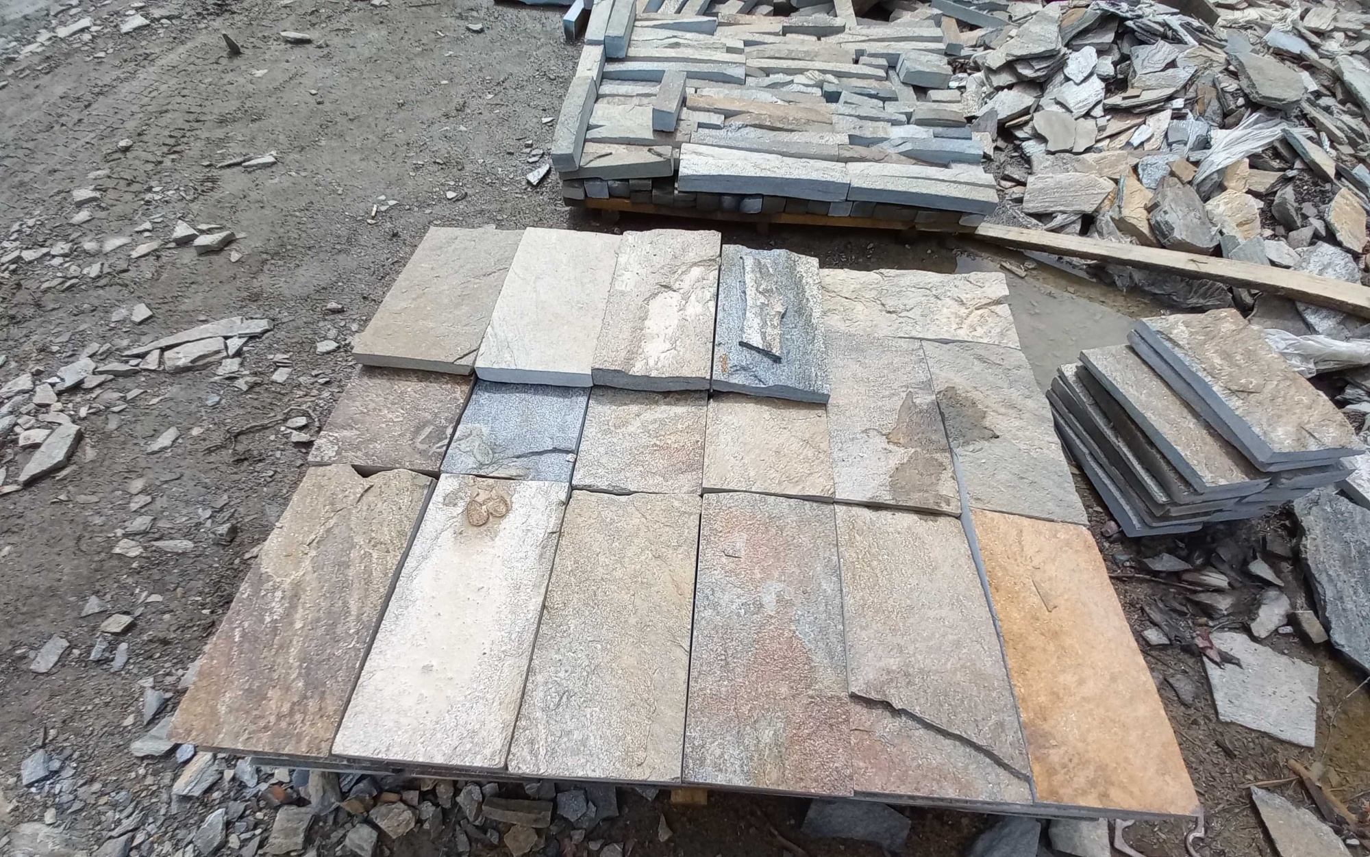 Плитка пилёная златолит Уральский для цоколя, отмостки купить в Чебоксарах