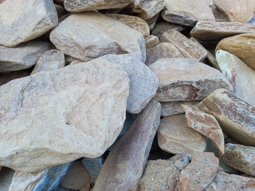 Златолит жёлтый, жёлто-зелёный глыбки и валуны для ланшафтного дизайна купить в Чебоксарах