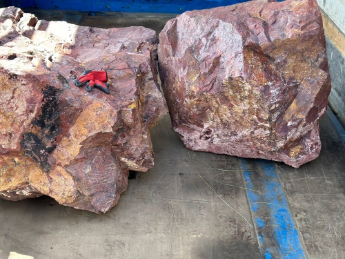 Ландшафтные глыбы красно-фиолетовые 200-1000 килограмм купить в Чебоксарах