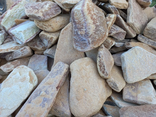 Златолит жёлтый, жёлто-зелёный глыбки и валуны для ланшафтного дизайна купить в Чебоксарах