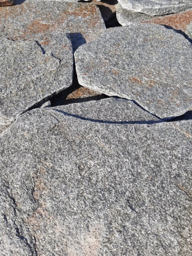 Златолит серебристый галтованный для лестниц купить в Чебоксарах