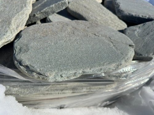 Плитняк златолит зелёный галтованный для мощения на бетон купить в Чебоксарах