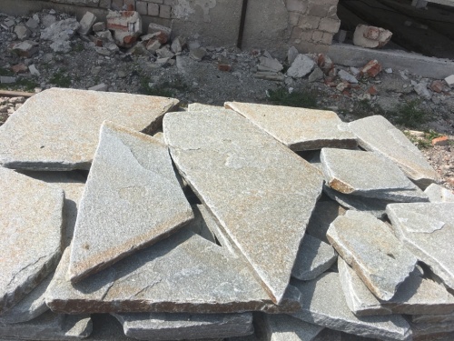 Златолит серебристый галтованный для лестниц купить в Чебоксарах